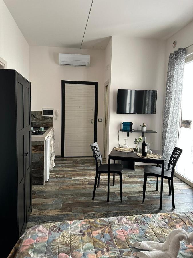 Home J&J Bari Extérieur photo